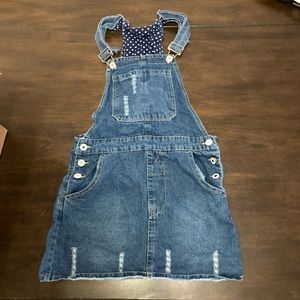 Girls denim jumper (dress)  (size 150) size 6/7